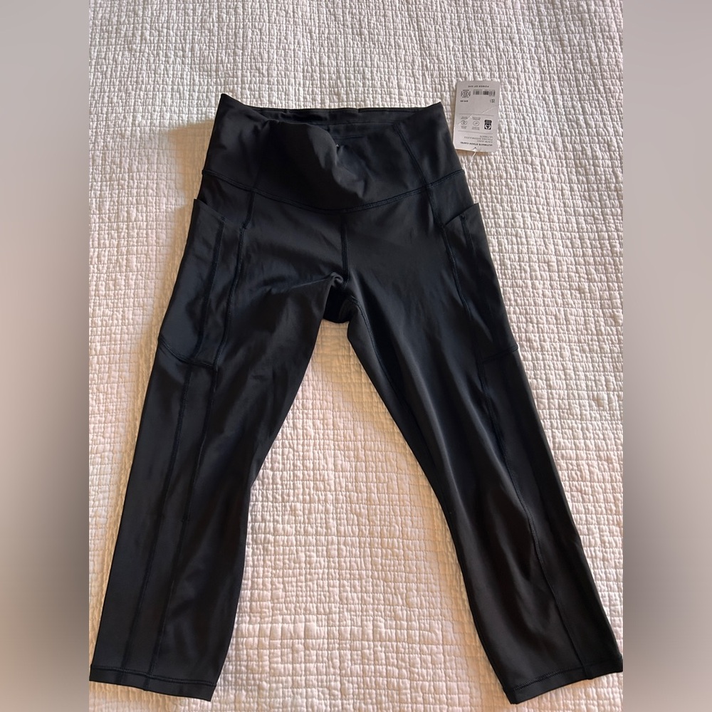 Athleta 3/4” leggings with side pocket ultimate capri